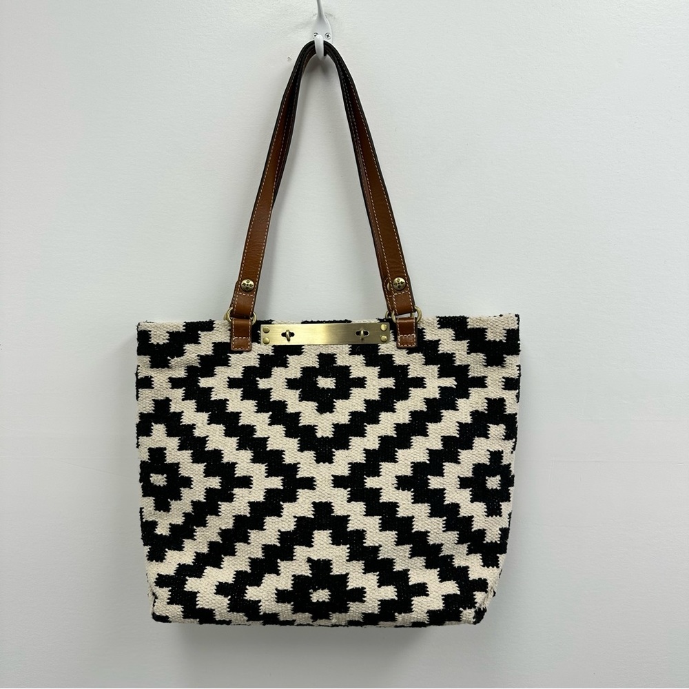 ⛔️SOLD⛔️Patricia Nash Black & Cream Hand Loomed Aztec Pattern Leather Strap Tote - Picture 3 of 10